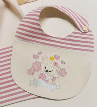 Bavetta in cotone con orsetto e palloncini ricamati, retro in flanella, personalizzabile con nome