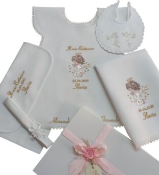 Camicina battesimale Angelo in ginocchio con stelle rosa-oro