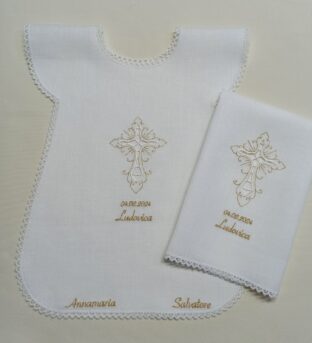 Camicina battesimo con croce a intaglio
